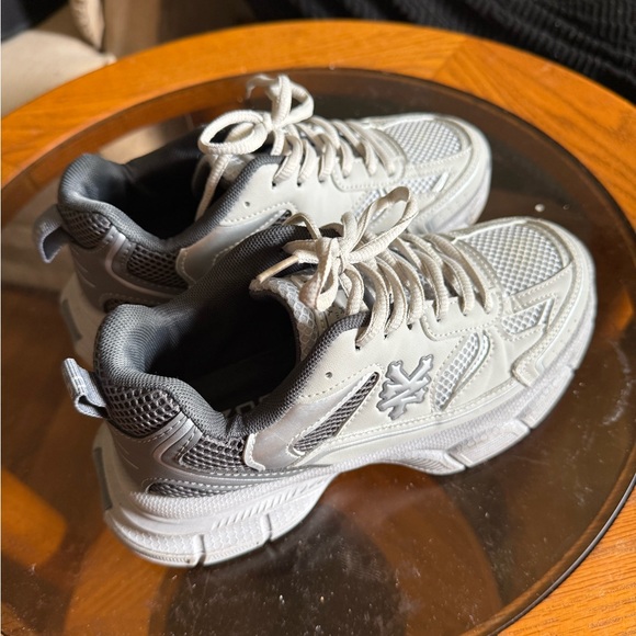 Zoo York Shoes - Stylish Gray Sneakers